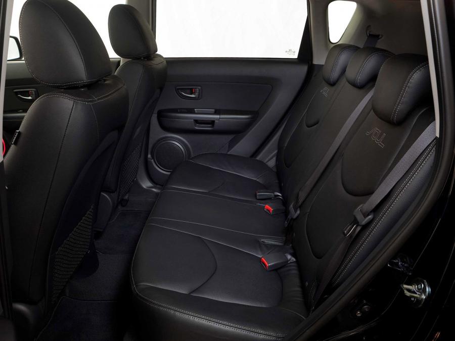  Kia Soul Ghost 2010 года  (фото 18 из 26)